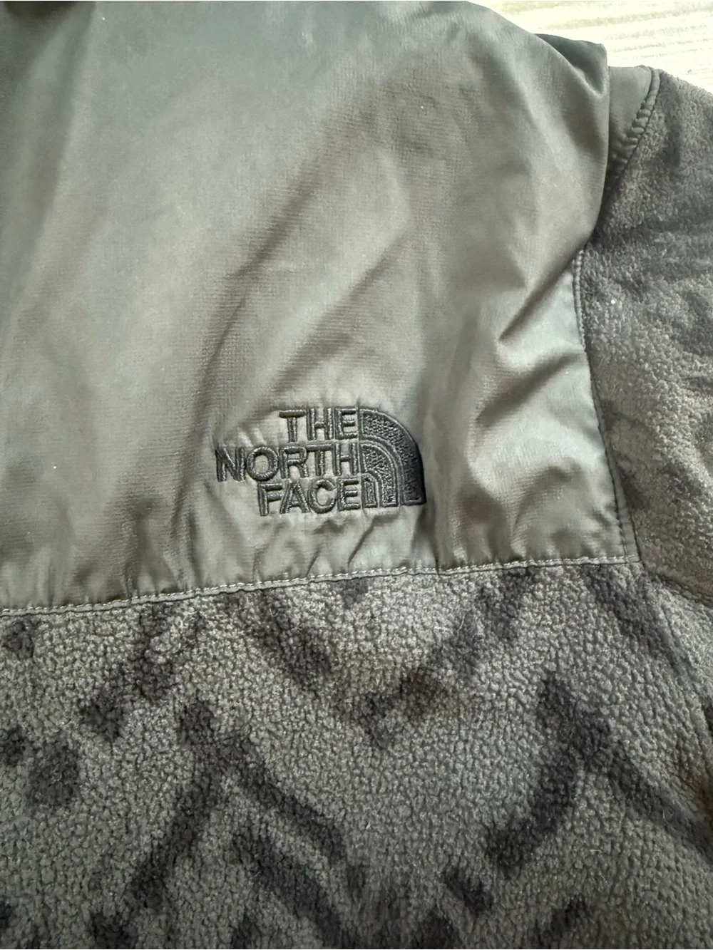 The North Face Men’s Charcoal Patterned Half-Zip Pullover